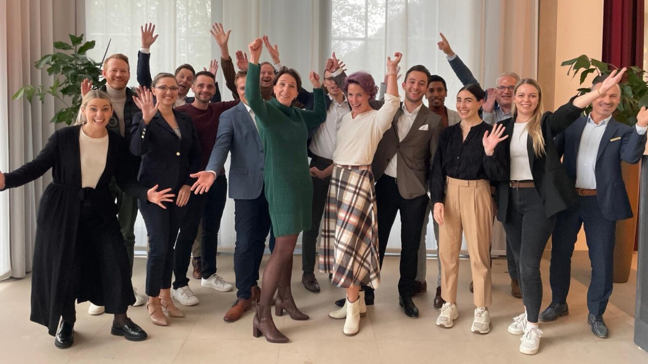 Erfolgreiche Absolvent:innen eines Leadershipkurses der Academy of Hotel Excellence